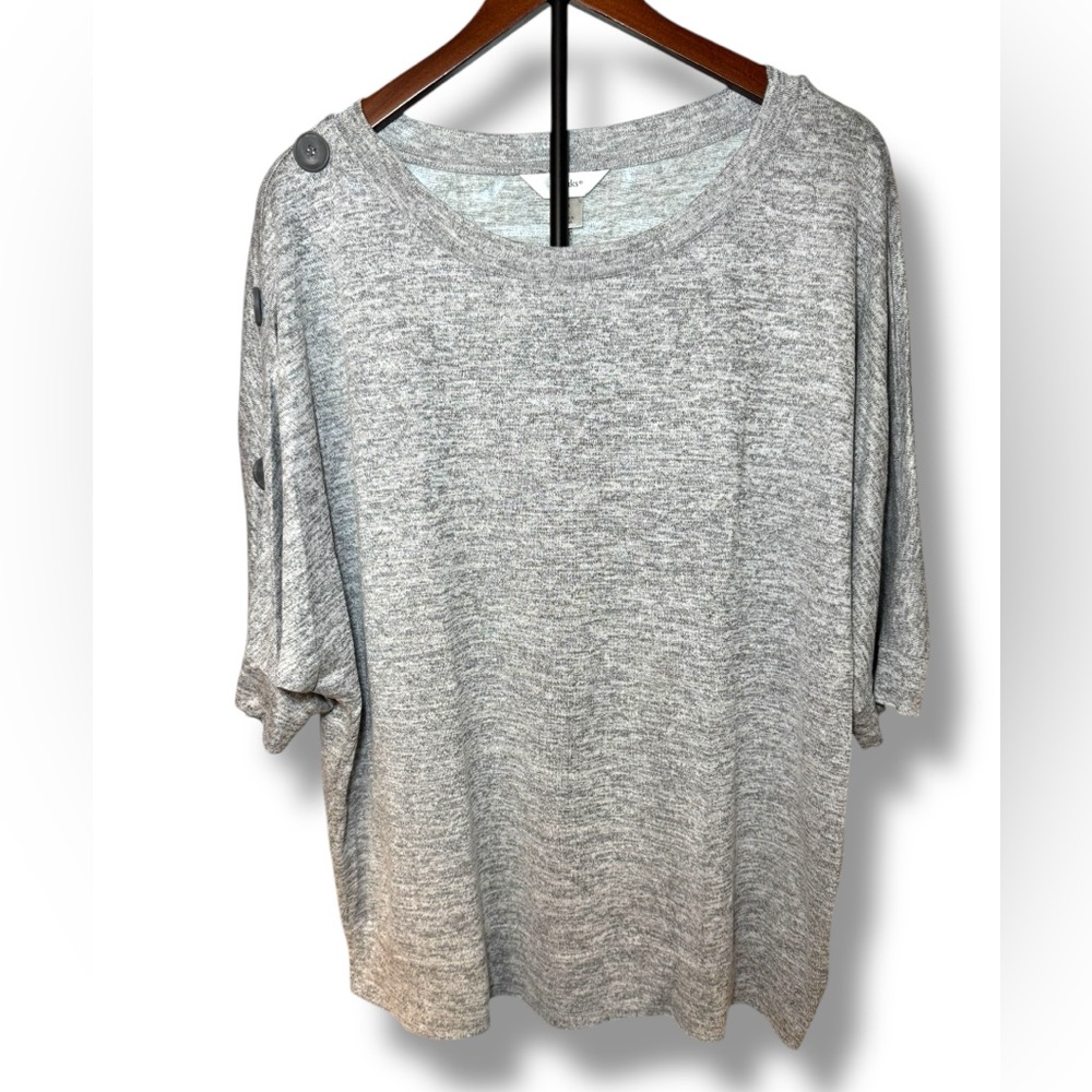 CJ Banks Gray Knit Top Sz 2X EUC button Shoulder Detail